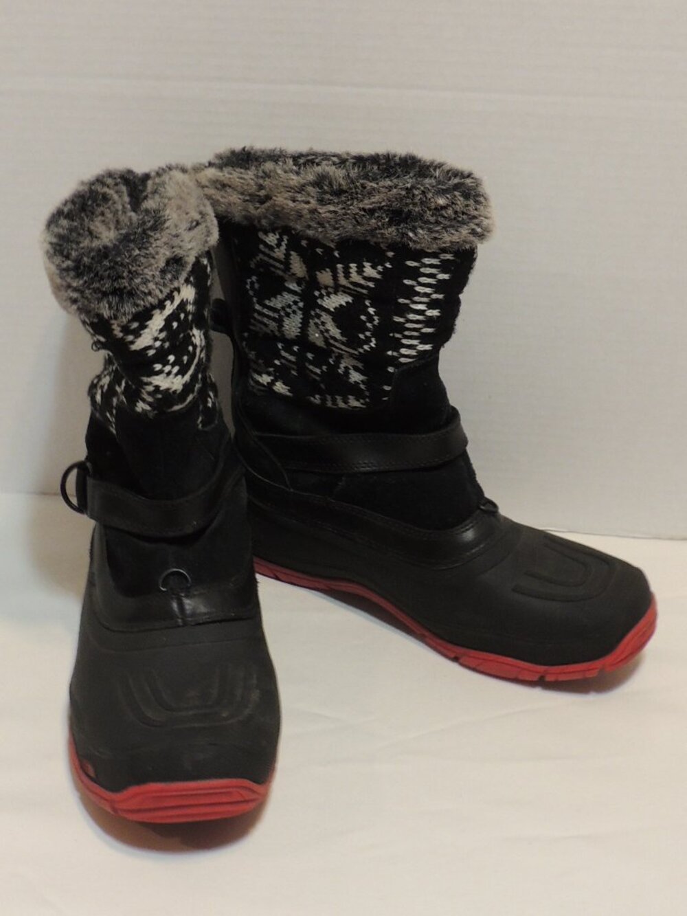 North Face Boots Woman Size 8 Black Red White Snow Flake Outdoor Boots